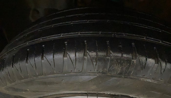 2017 Maruti IGNIS DELTA 1.2, Petrol, Manual, 71,862 km, Left Front Tyre Tread