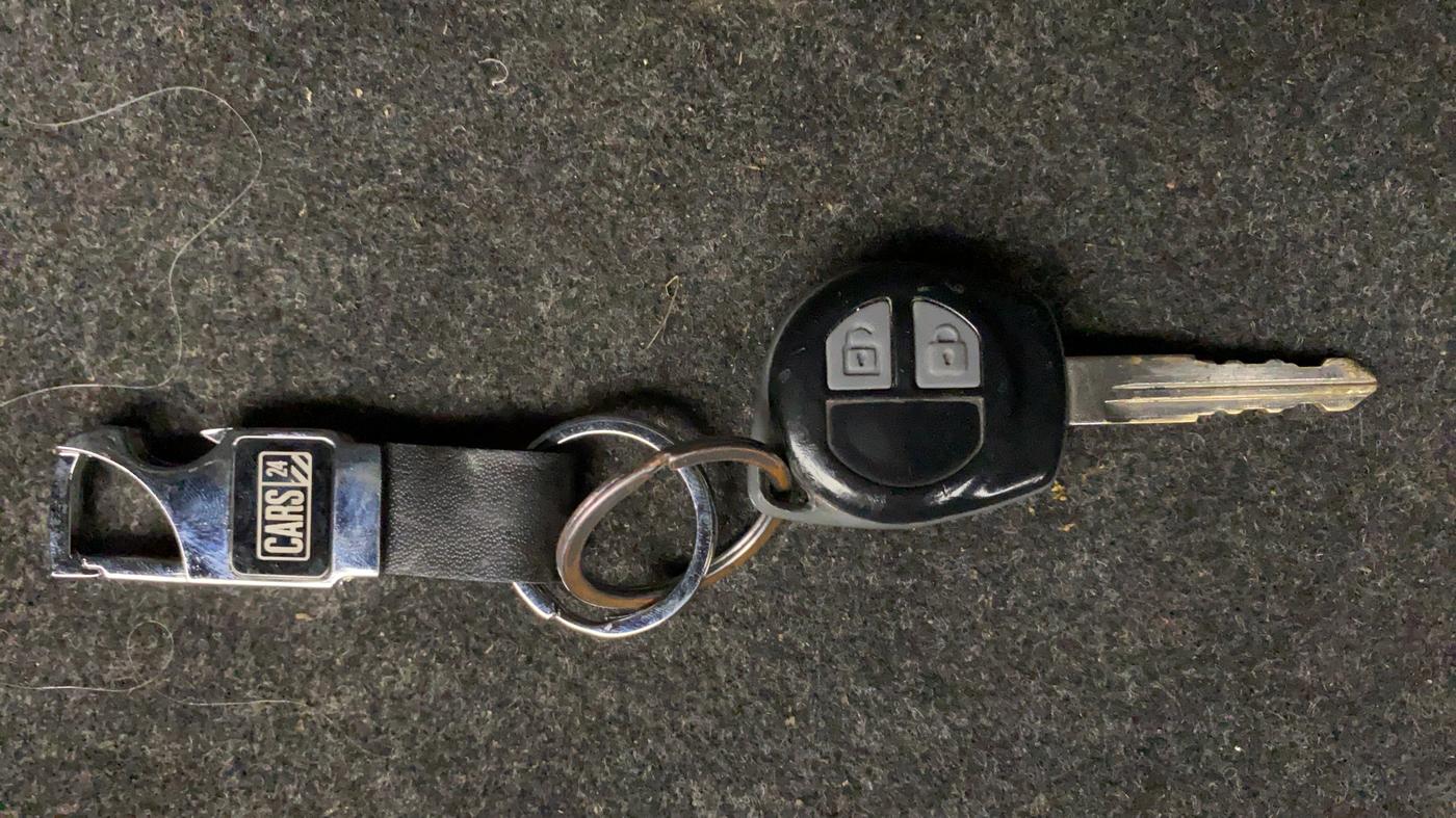 2013 Maruti Swift VDI, Diesel, Manual, 73,858 km, Key Close Up