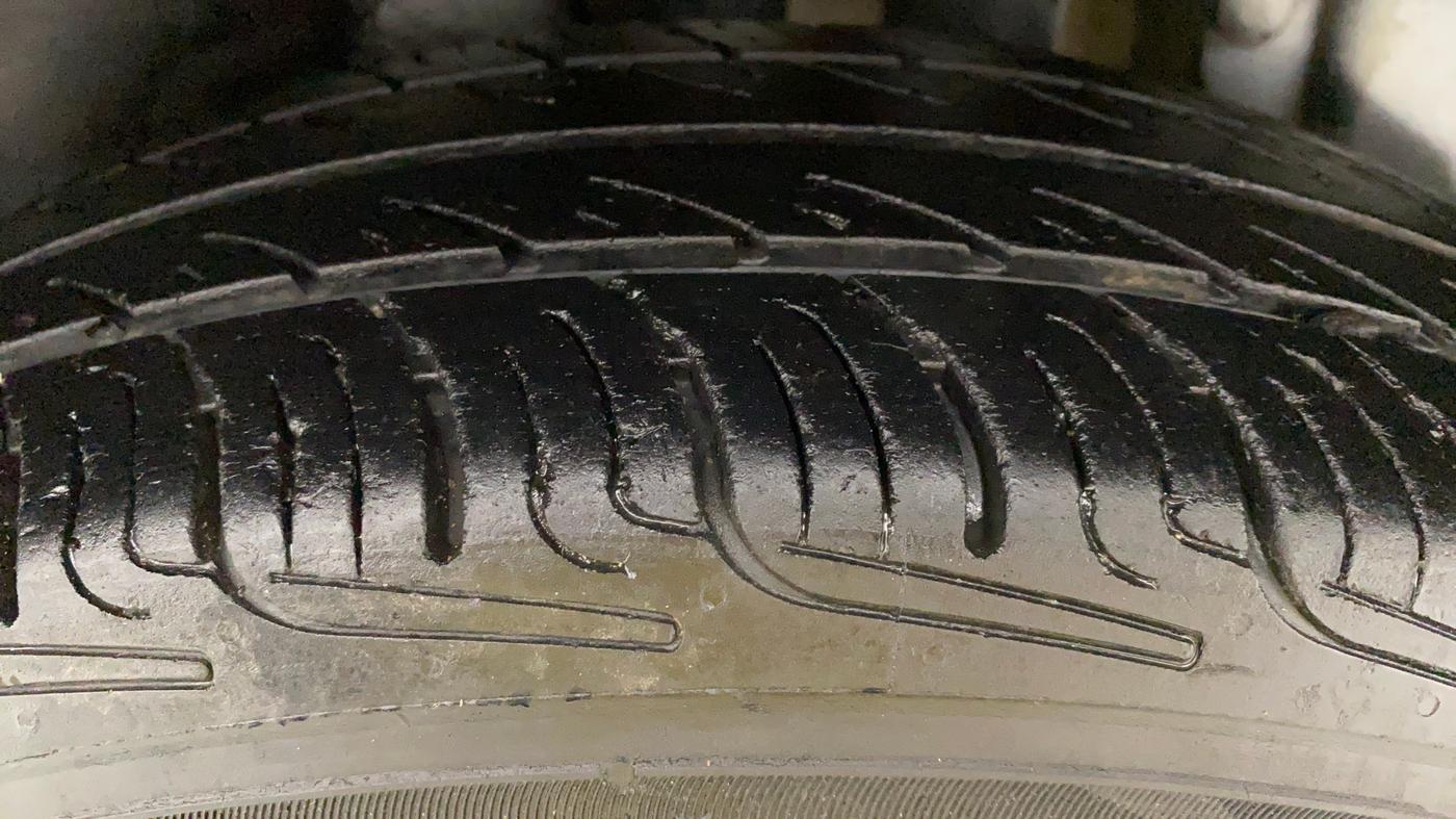 2013 Maruti Swift VDI, Diesel, Manual, 73,858 km, Left Rear Tyre Tread