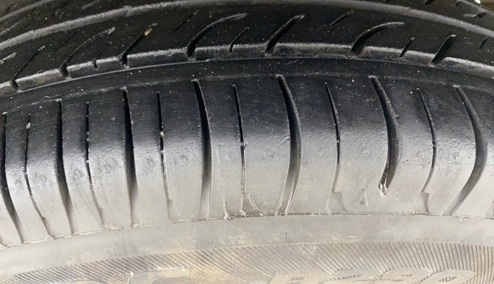 2015 Renault Kwid RXT 0.8, Petrol, Manual, 42,768 km, Left Rear Tyre Tread