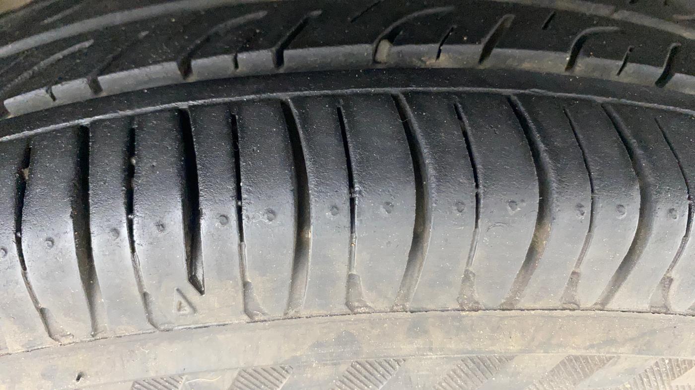 2015 Renault Kwid RXT 0.8, Petrol, Manual, 42,768 km, Right Front Tyre Tread