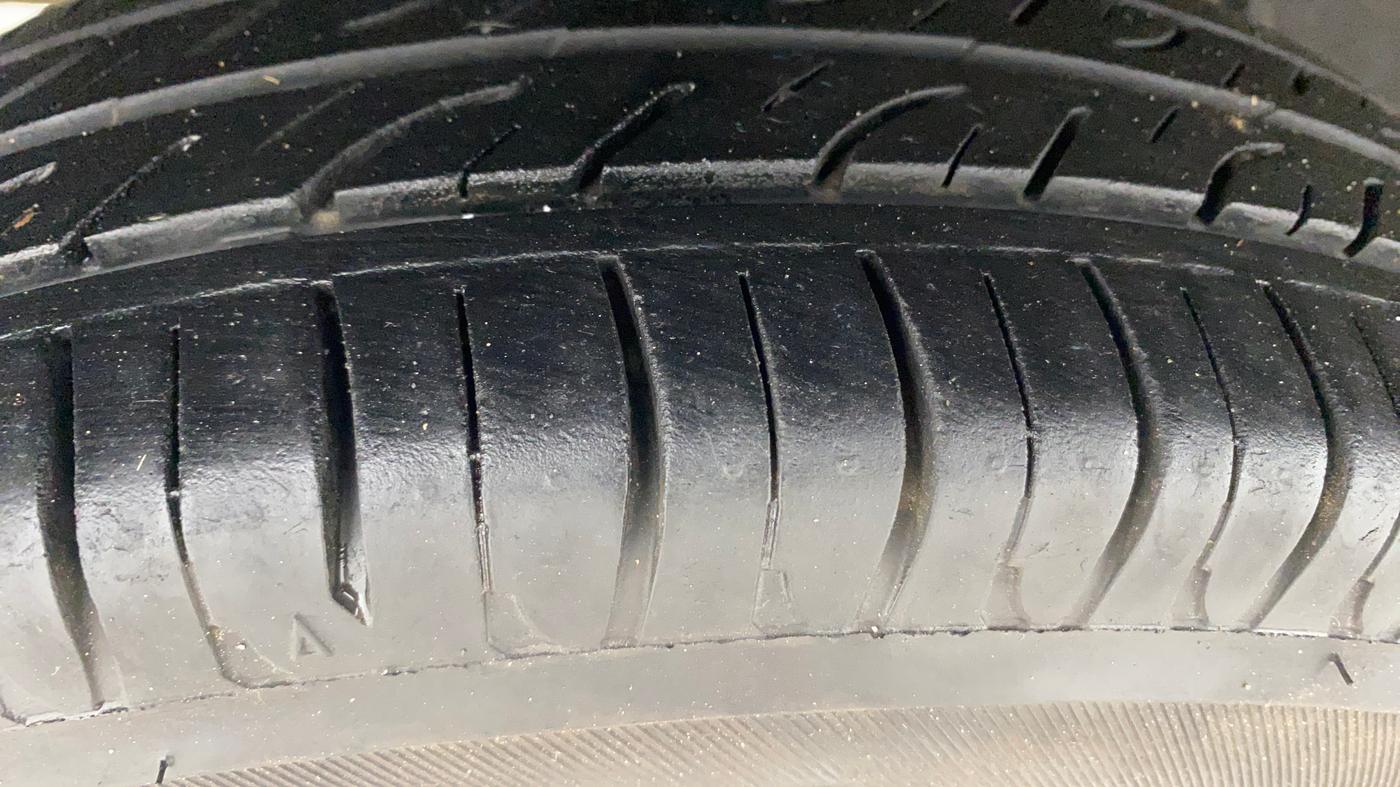 2015 Renault Kwid RXT 0.8, Petrol, Manual, 42,768 km, Right Rear Tyre Tread
