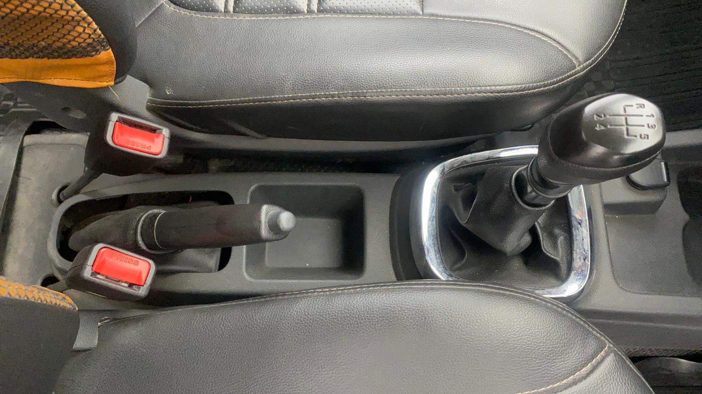 2015 Renault Kwid RXT 0.8, Petrol, Manual, 42,768 km, Gear Lever