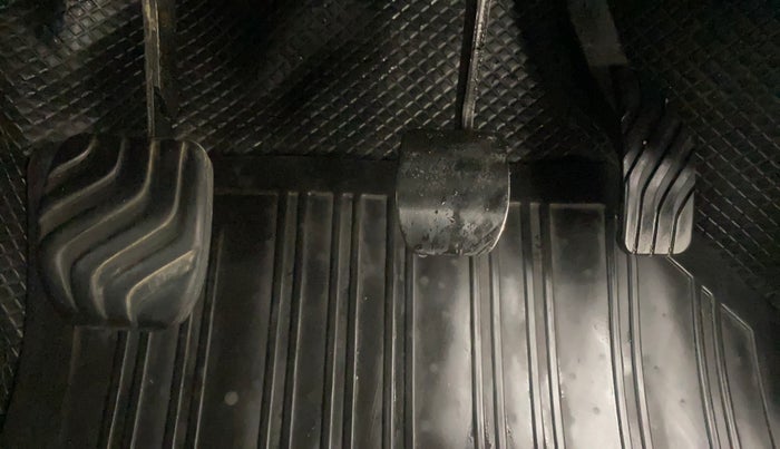 2015 Renault Kwid RXT 0.8, Petrol, Manual, 42,768 km, Pedals