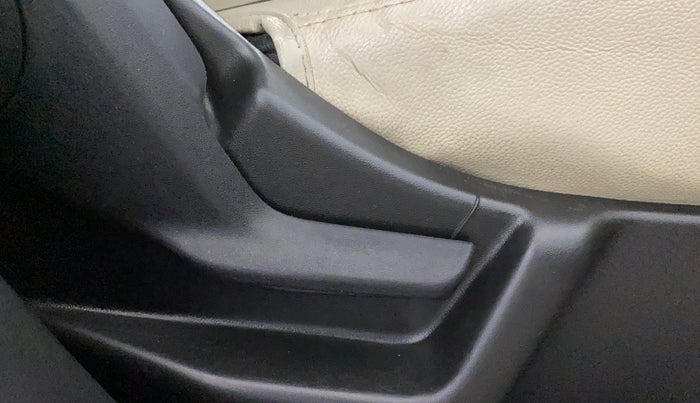 2022 Maruti New Wagon-R VXI CNG 1.0, CNG, Manual, 90,880 km, Driver Side Adjustment Panel