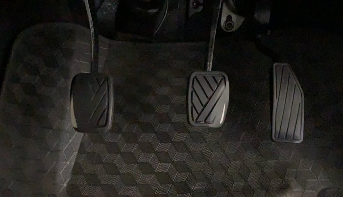 2022 Maruti New Wagon-R VXI CNG 1.0, CNG, Manual, 90,880 km, Pedals