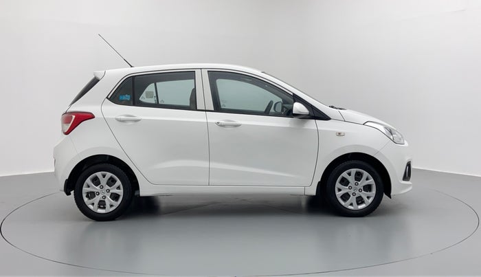 2016 Hyundai Grand i10 MAGNA 1.2 KAPPA VTVT, Petrol, Manual, 7,894 km, Right Side View