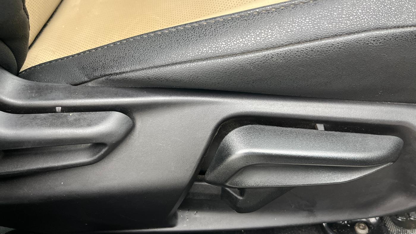 2022 Tata NEXON XZ PLUS PETROL KAZIRANGA, Petrol, Manual, 18,028 km, Driver Side Adjustment Panel