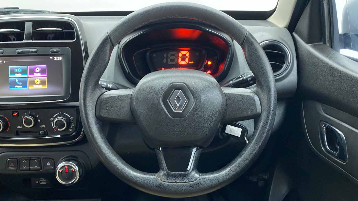 2019 Renault Kwid RXT 1.0 AMT (O), CNG, Automatic, 38,635 km, Steering Wheel Close Up