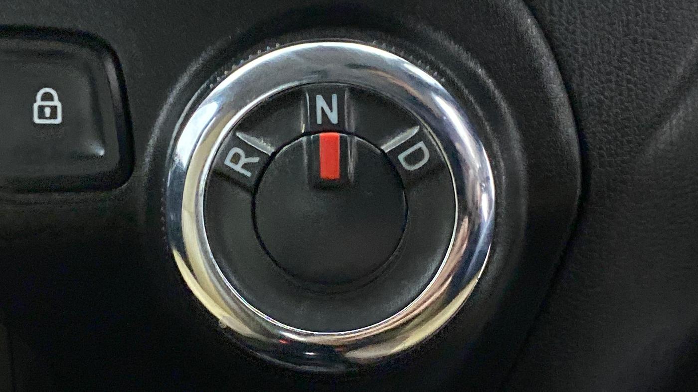 2019 Renault Kwid RXT 1.0 AMT (O), CNG, Automatic, 38,635 km, Gear Lever