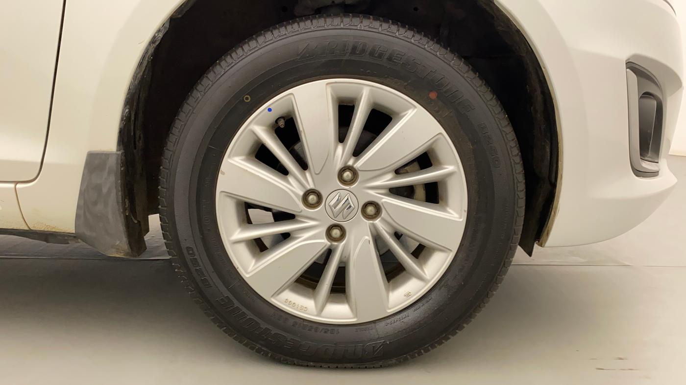 2016 Maruti Swift ZXI, Petrol, Manual, 50,413 km, Right Front Wheel