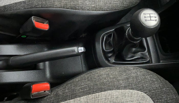 2016 Maruti Swift ZXI, Petrol, Manual, 50,413 km, Gear Lever