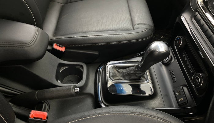 2018 Tata Hexa XTA 4X2 7 STR, Diesel, Automatic, 62,654 km, Gear Lever