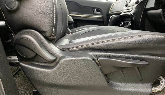 2018 Tata Hexa XTA 4X2 7 STR, Diesel, Automatic, 62,654 km, Driver Side Adjustment Panel