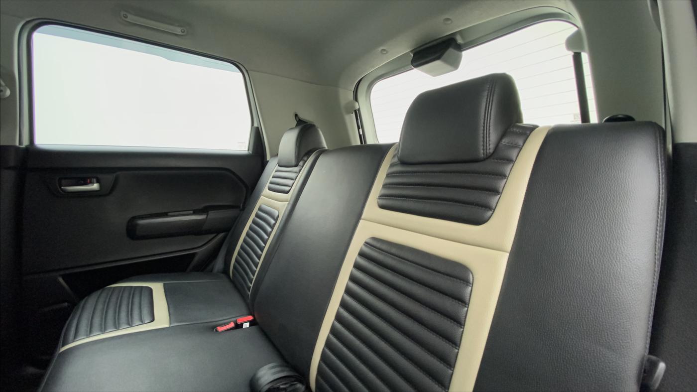 2019 Maruti New Wagon-R ZXI 1.2 old, Petrol, Manual, 20,535 km, Right Side Rear Door Cabin