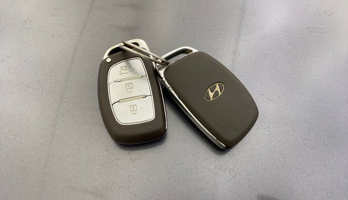 2014 Hyundai Grand i10 ASTA (O) 1.2 KAPPA VTVT, Petrol, Manual, 87,427 km, Key Close Up