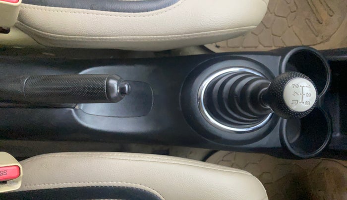 2015 Honda Amaze 1.2L I-VTEC VX, Petrol, Manual, 66,173 km, Gear Lever