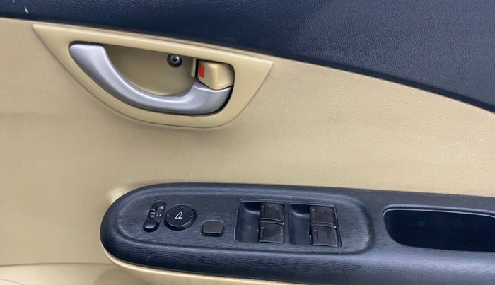 2015 Honda Amaze 1.2L I-VTEC VX, Petrol, Manual, 66,173 km, Driver Side Door Panels Control