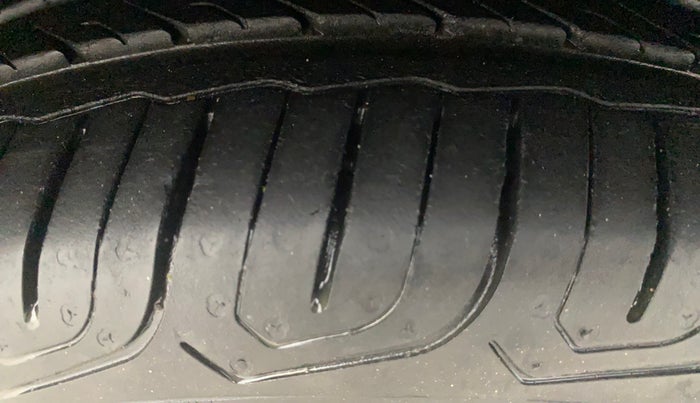 2015 Honda Amaze 1.2L I-VTEC VX, Petrol, Manual, 66,173 km, Right Front Tyre Tread