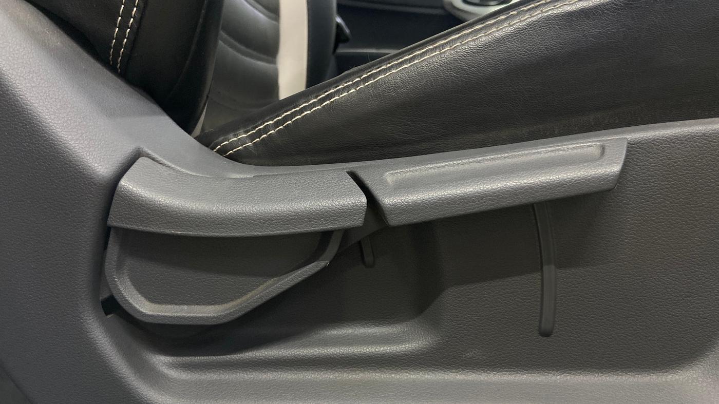 2021 Hyundai GRAND I10 NIOS MAGNA AMT 1.2 KAPPA VTVT, CNG, Automatic, 84,702 km, Driver Side Adjustment Panel