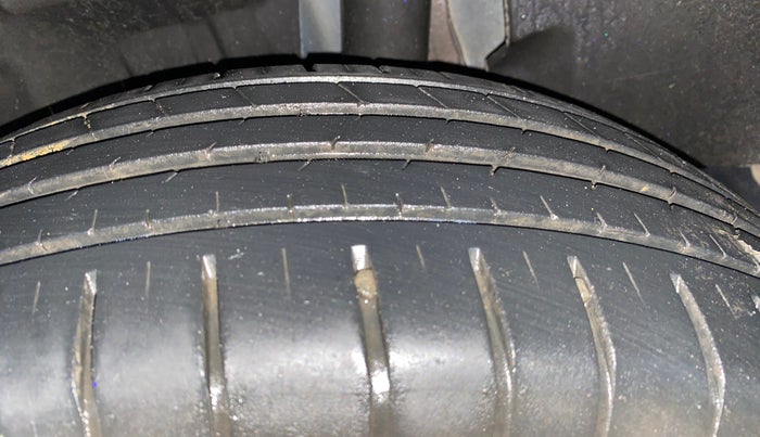 2022 Maruti Swift ZXI, Petrol, Manual, 43,123 km, Left Rear Tyre Tread