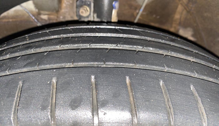 2022 Maruti Swift ZXI, Petrol, Manual, 43,123 km, Left Front Tyre Tread