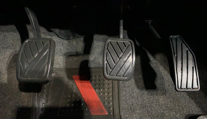 2022 Maruti Swift ZXI, Petrol, Manual, 43,123 km, Pedals