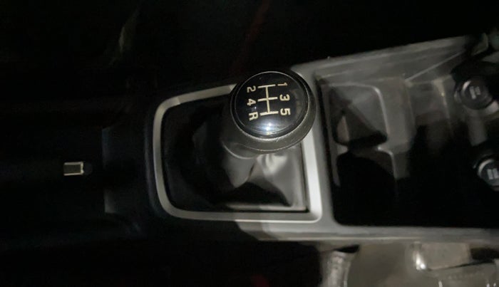 2022 Maruti Swift ZXI, Petrol, Manual, 43,123 km, Gear Lever