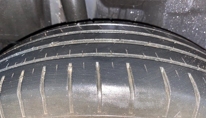 2022 Maruti Swift ZXI, Petrol, Manual, 43,123 km, Right Rear Tyre Tread