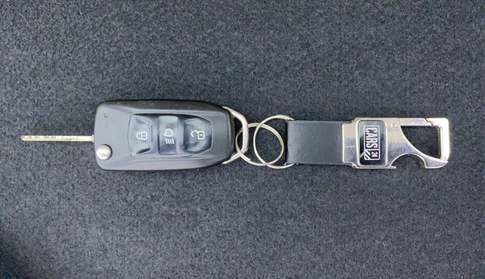 2017 Tata Tiago XZA 1.2 REVOTRON, Petrol, Automatic, 1 km, Key Close-up