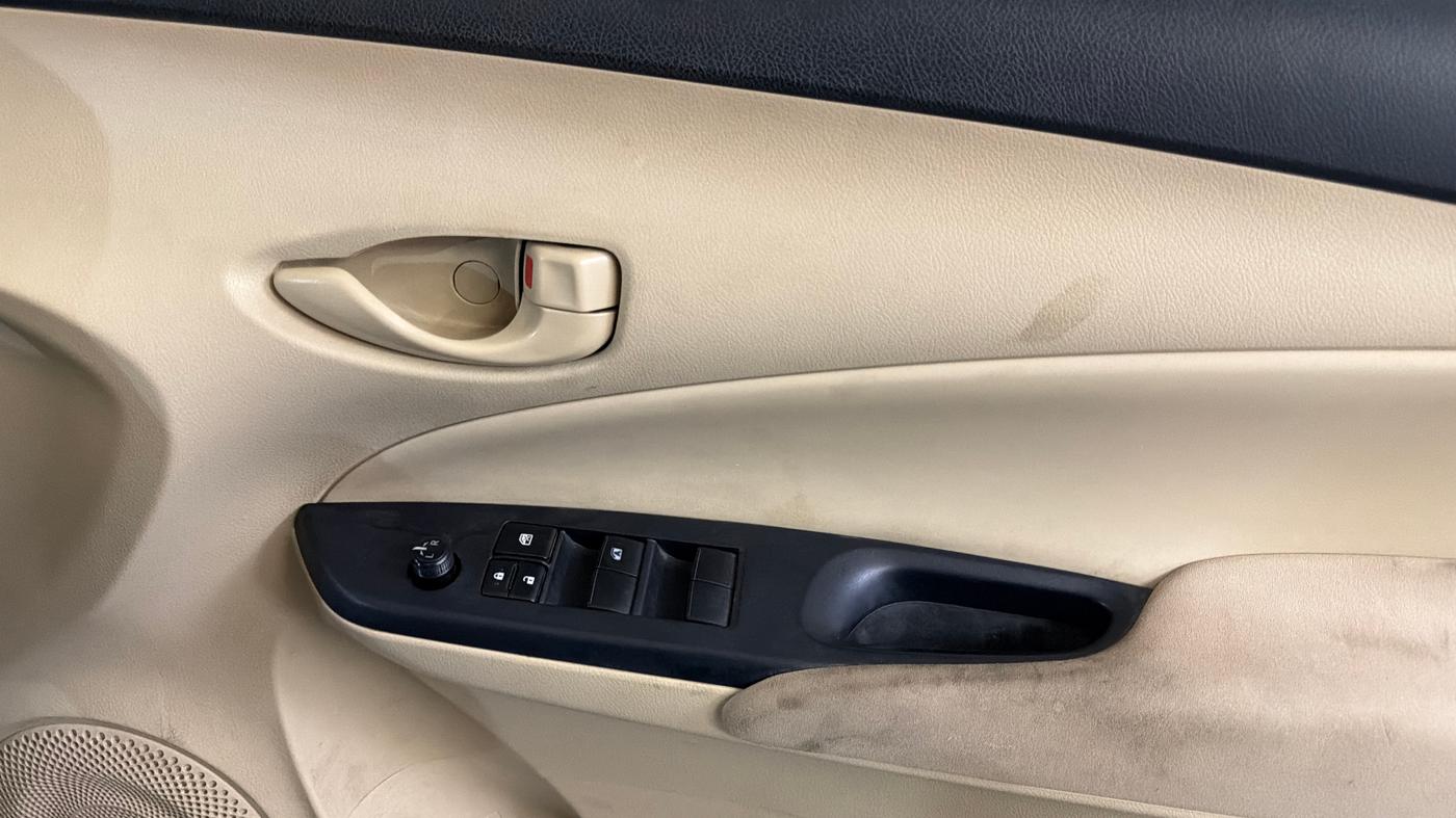 2018 Toyota YARIS J CVT, Petrol, Automatic, 65,041 km, Driver Side Door Panels Control