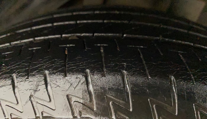 2013 Honda Brio S MT, Petrol, Manual, 52,699 km, Left Rear Tyre Tread