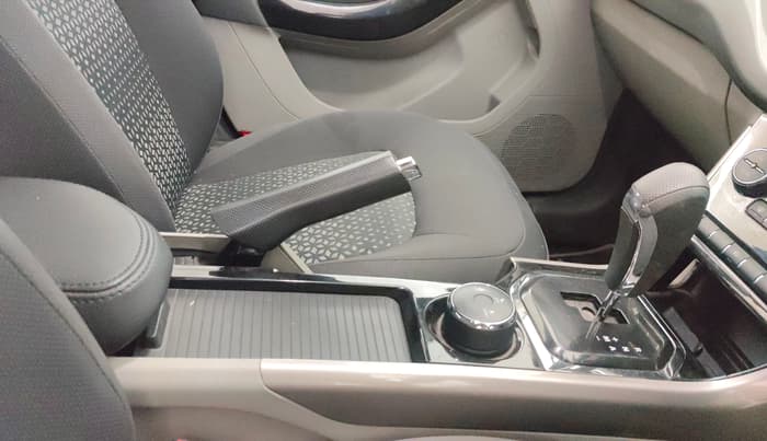 2019 Tata NEXON XZA PLUS DIESEL, Diesel, Automatic, 86,402 km, Gear Lever