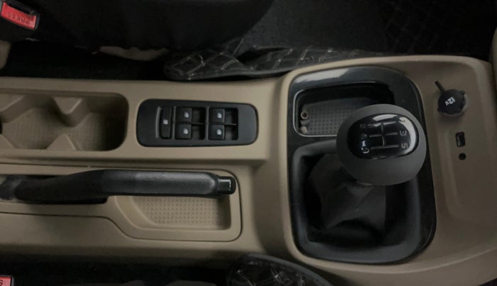 2022 Mahindra BOLERO NEO N 8, Diesel, Manual, 93,881 km, Gear Lever