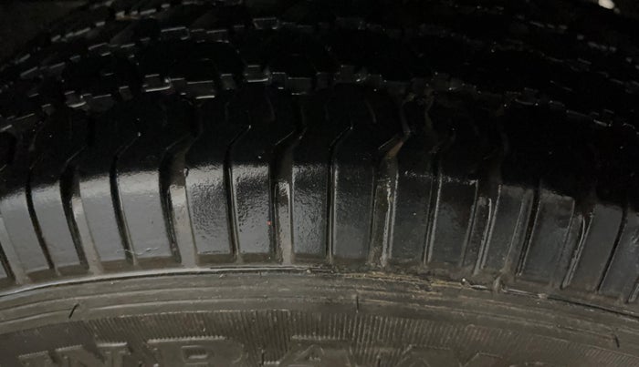 2022 Mahindra BOLERO NEO N 8, Diesel, Manual, 93,881 km, Left Rear Tyre Tread