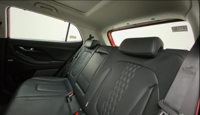 2020 Hyundai Creta SX (O) 1.4 TURBO DCT DUAL TONE, Petrol, Automatic, 30,499 km, Right Side Rear Door Cabin