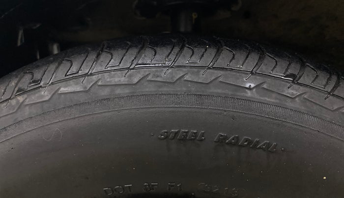 2013 Maruti Swift VXI, Petrol, Manual, 1,15,028 km, Left Front Tyre Tread