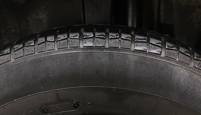 2013 Maruti Swift VXI, Petrol, Manual, 1,15,028 km, Left Rear Tyre Tread