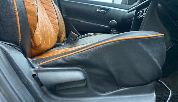 2013 Maruti Swift VXI, Petrol, Manual, 1,15,028 km, Driver Side Adjustment Panel