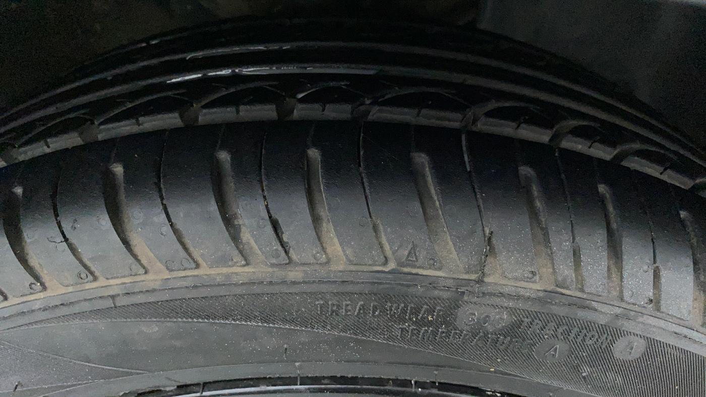 2017 Maruti IGNIS ZETA 1.3 DDIS, Diesel, Manual, 30,728 km, Right Front Tyre Tread
