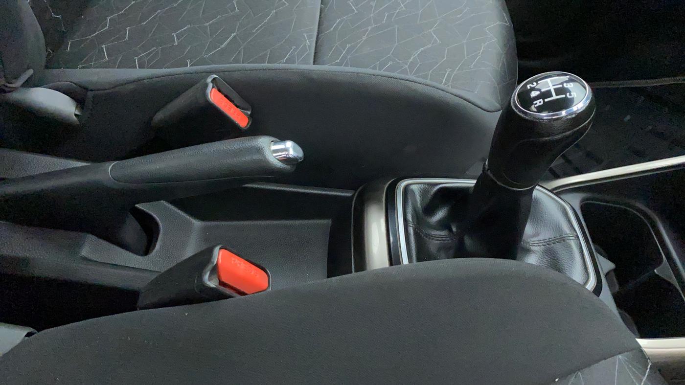 2017 Maruti IGNIS ZETA 1.3 DDIS, Diesel, Manual, 30,728 km, Gear Lever