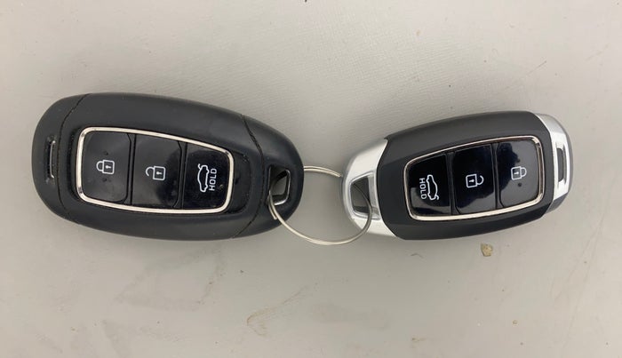 2019 Hyundai Verna 1.6 VTVT SX (O) AT, Petrol, Automatic, 72,960 km, Key Close Up