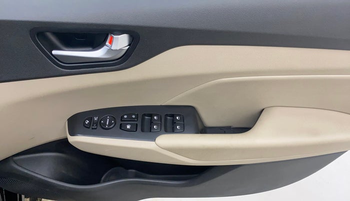 2019 Hyundai Verna 1.6 VTVT SX (O) AT, Petrol, Automatic, 72,960 km, Driver Side Door Panels Control