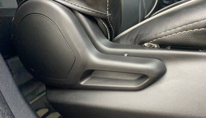 2021 Tata NEXON XMA SUNROOF PETROL, Petrol, Automatic, 20,203 km, Driver Side Adjustment Panel