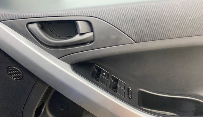 2021 Tata NEXON XMA SUNROOF PETROL, Petrol, Automatic, 20,203 km, Driver Side Door Panels Control