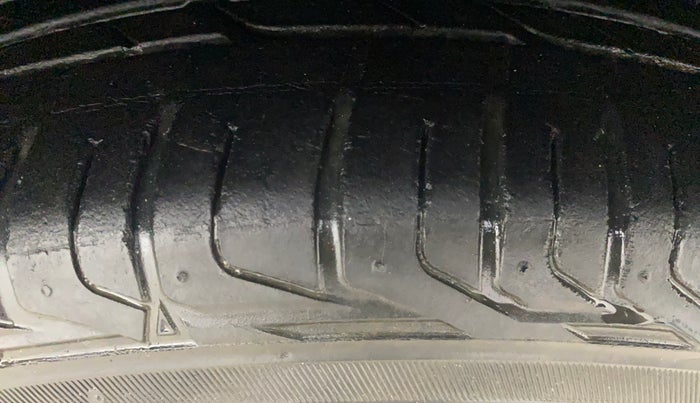 2021 Tata NEXON XMA SUNROOF PETROL, Petrol, Automatic, 20,203 km, Right Front Tyre Tread