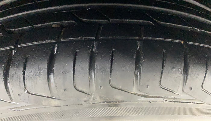 2021 Tata NEXON XMA SUNROOF PETROL, Petrol, Automatic, 20,203 km, Left Rear Tyre Tread