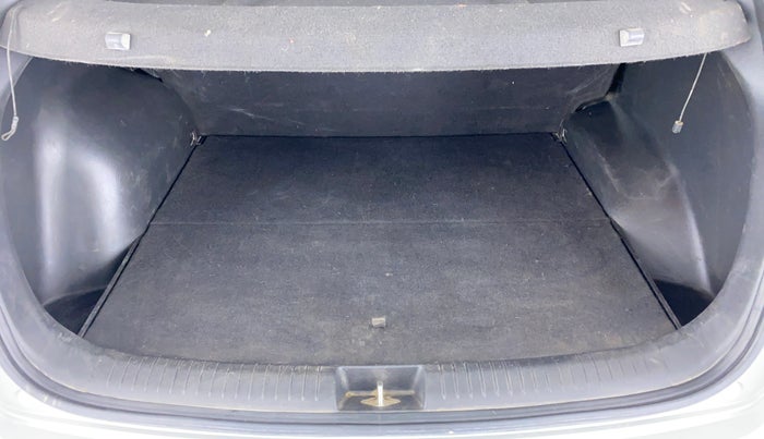 2015 Hyundai Creta 1.6 S, Petrol, Manual, 71,814 km, Boot Inside