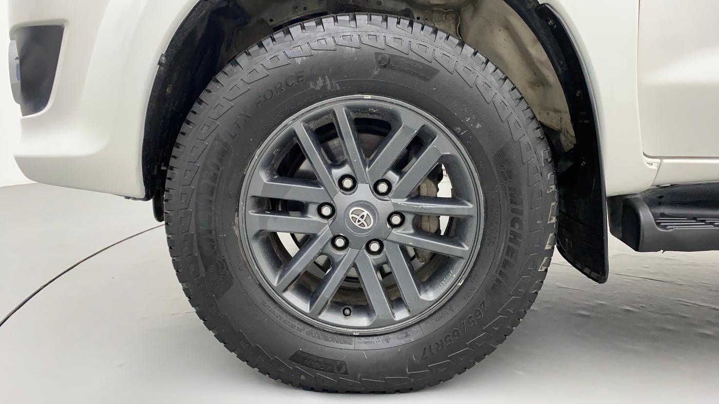 2016 Toyota Fortuner 3.0 AT 4X2, Diesel, Automatic, 1,97,528 km, Left Front Wheel