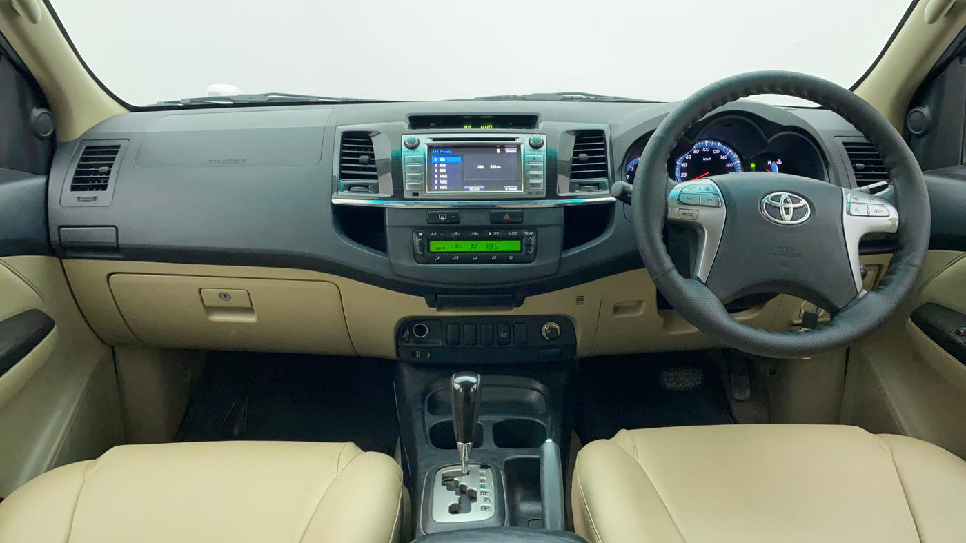 2016 Toyota Fortuner 3.0 AT 4X2, Diesel, Automatic, 1,97,528 km, Dashboard
